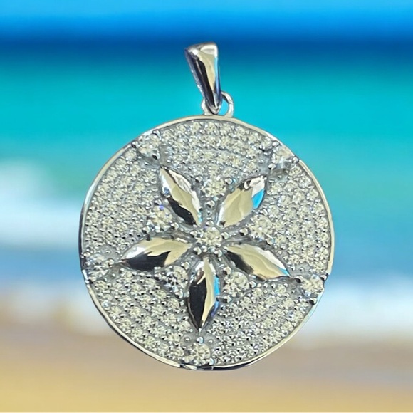 925 Sterling Silver Nautical RH Sand Dollar CZ Paved Necklace Charm Pendant - Picture 3 of 9